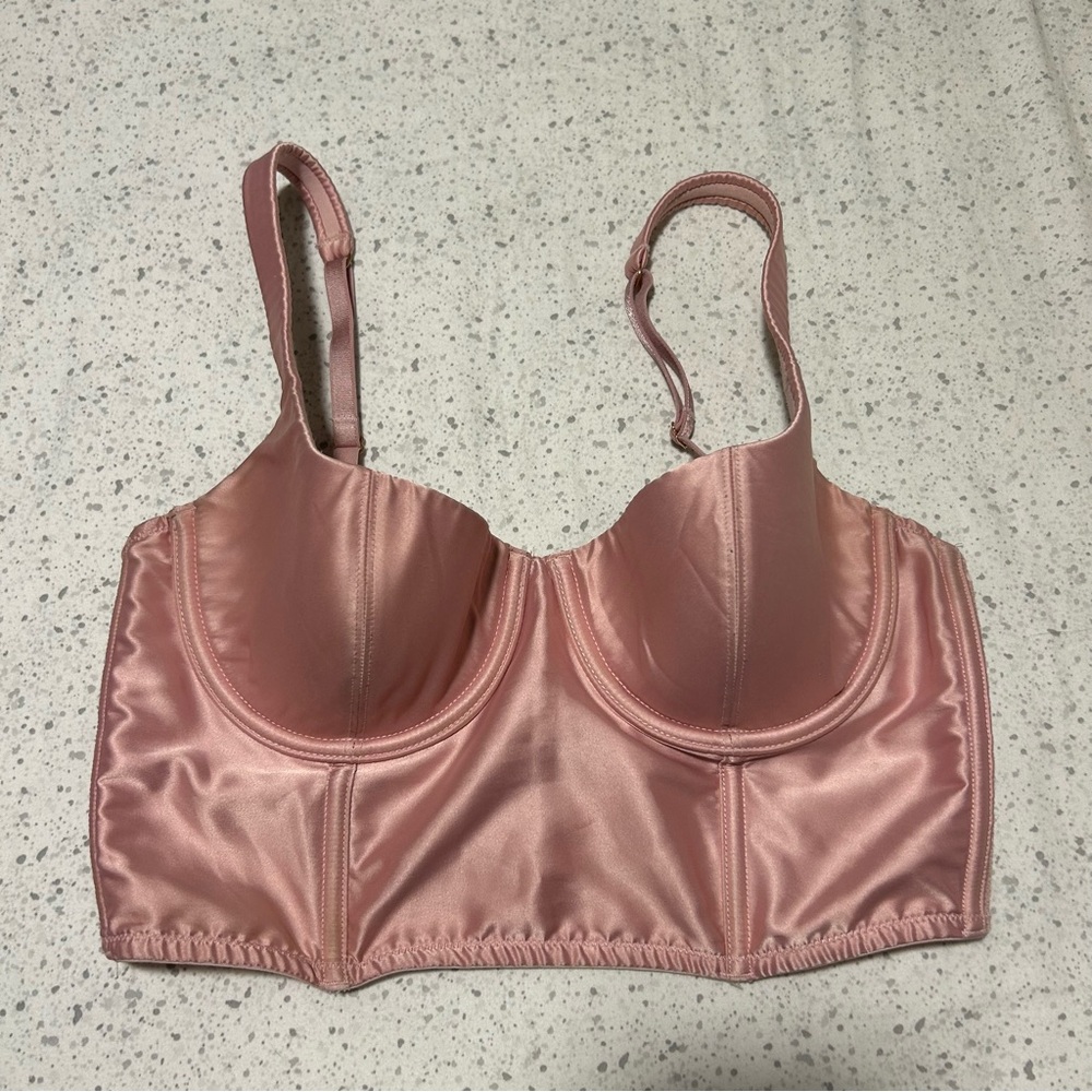 Victoria's Secret Pink Structured Bra with Underwire Support - Picture 2 of 4
